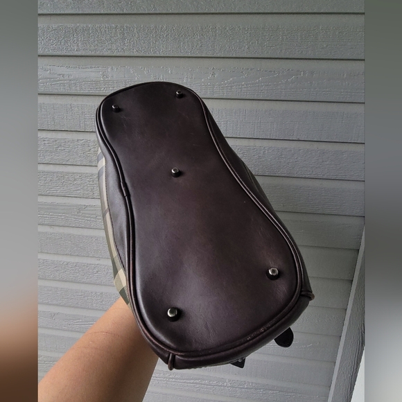 Pre Loved Burberry Belted Hobo Bag 🤎 - Picture 7 of 9